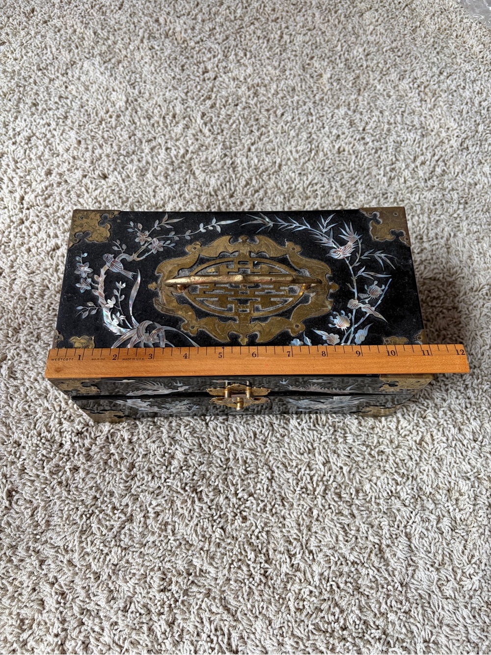 Vintage Asian Jewelry Box from Thailand Mother of Pearl Brass Black Lacquer - Picture 10 of 12